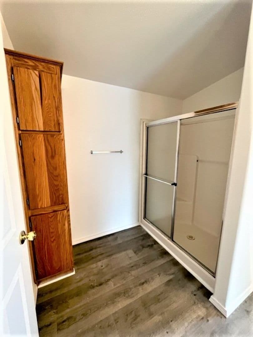 Carlton House: 7511 NE Oak Spring Farm Rd