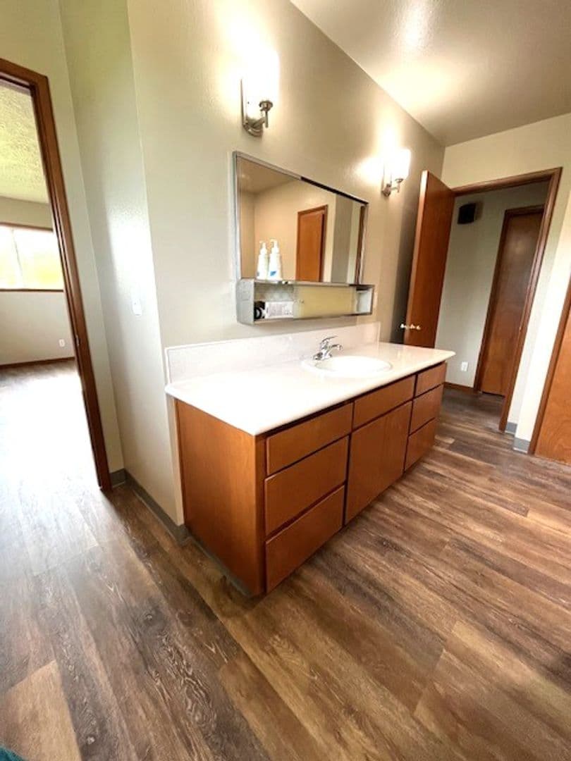 Gaston House: 2451 NW Goodin Creek RD
