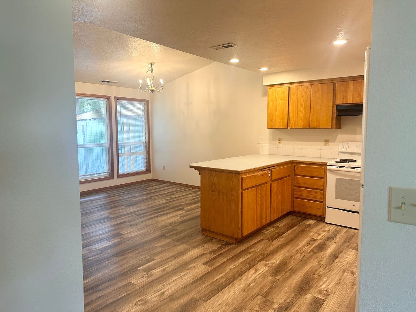 McMinnville House: 2538 NE Norton Ct