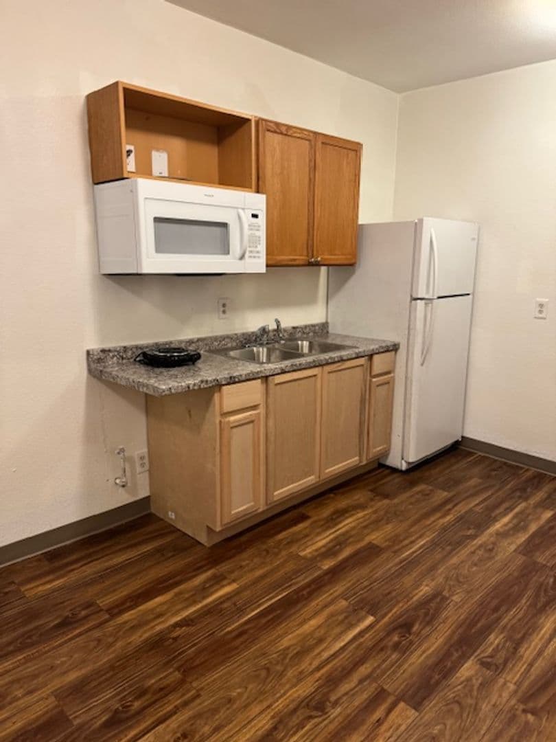 Redmond Apartment: 615 SW Evergreen Ave