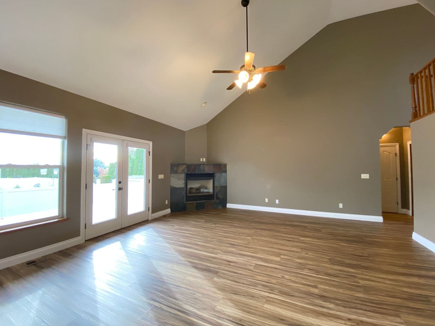 Yakima House: 7904 Easy Street