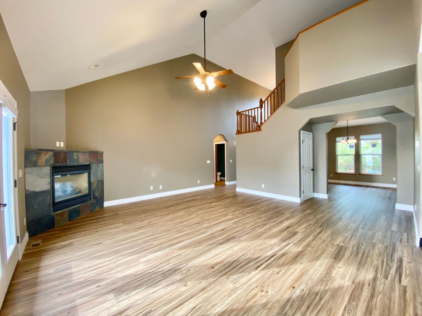 Yakima House: 7904 Easy Street