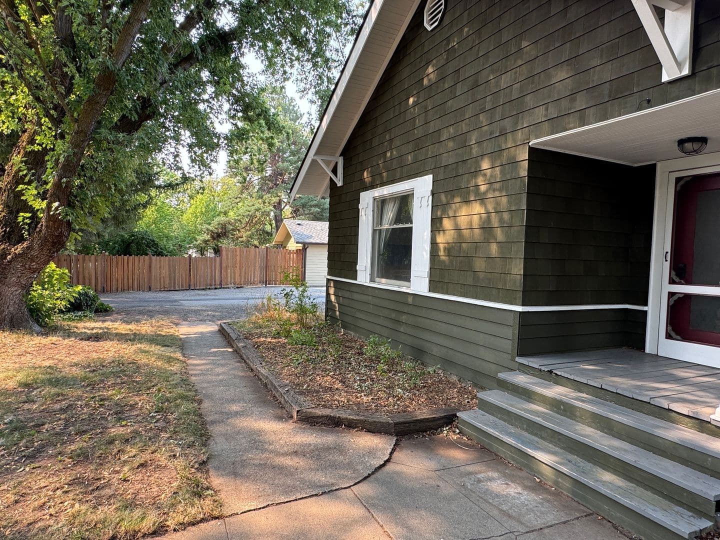 Ellensburg House: 1005 N Wildcat Way