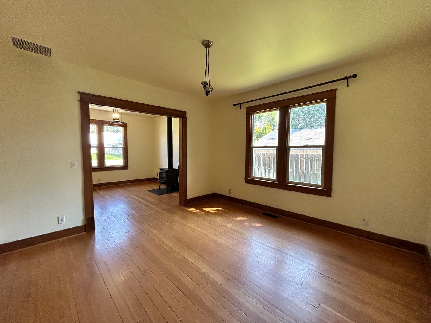 Ellensburg House: 606 West 10th Ave