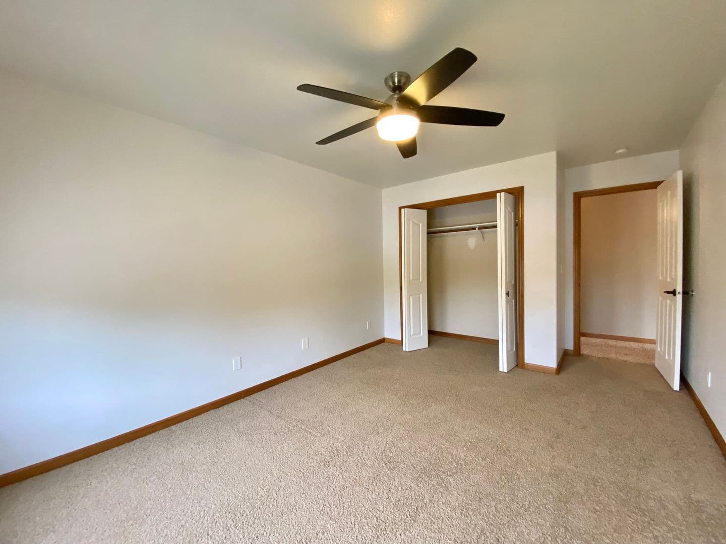 Yakima House: 7904 Easy Street