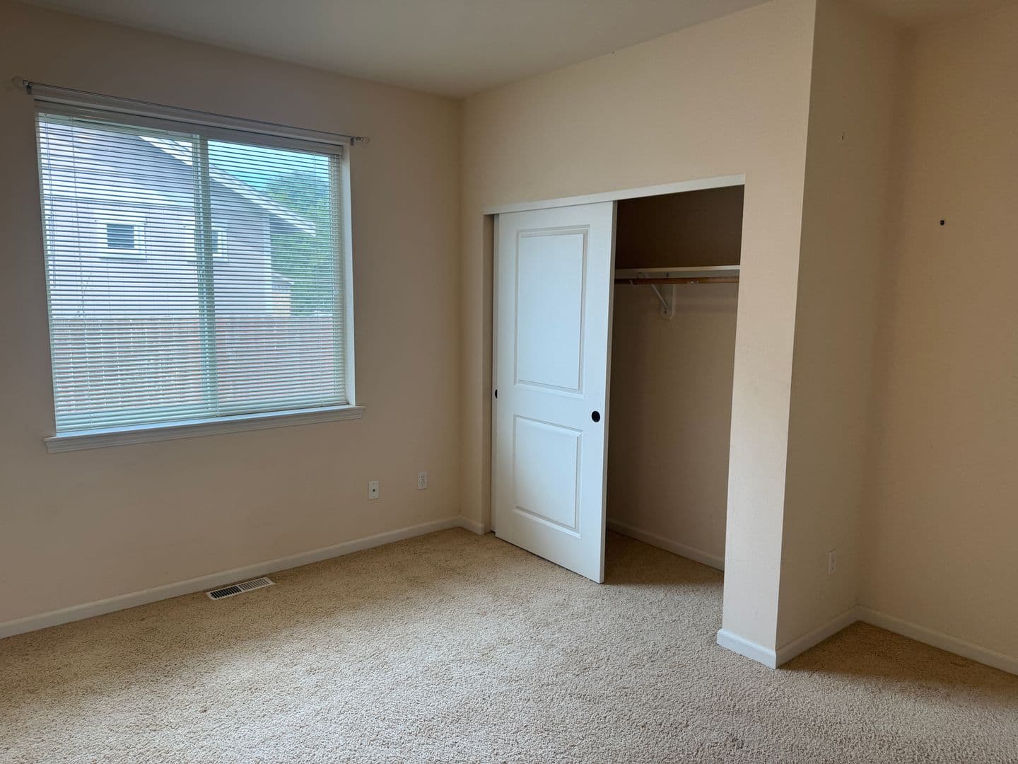 Ellensburg House: 1707 East Ashford Way