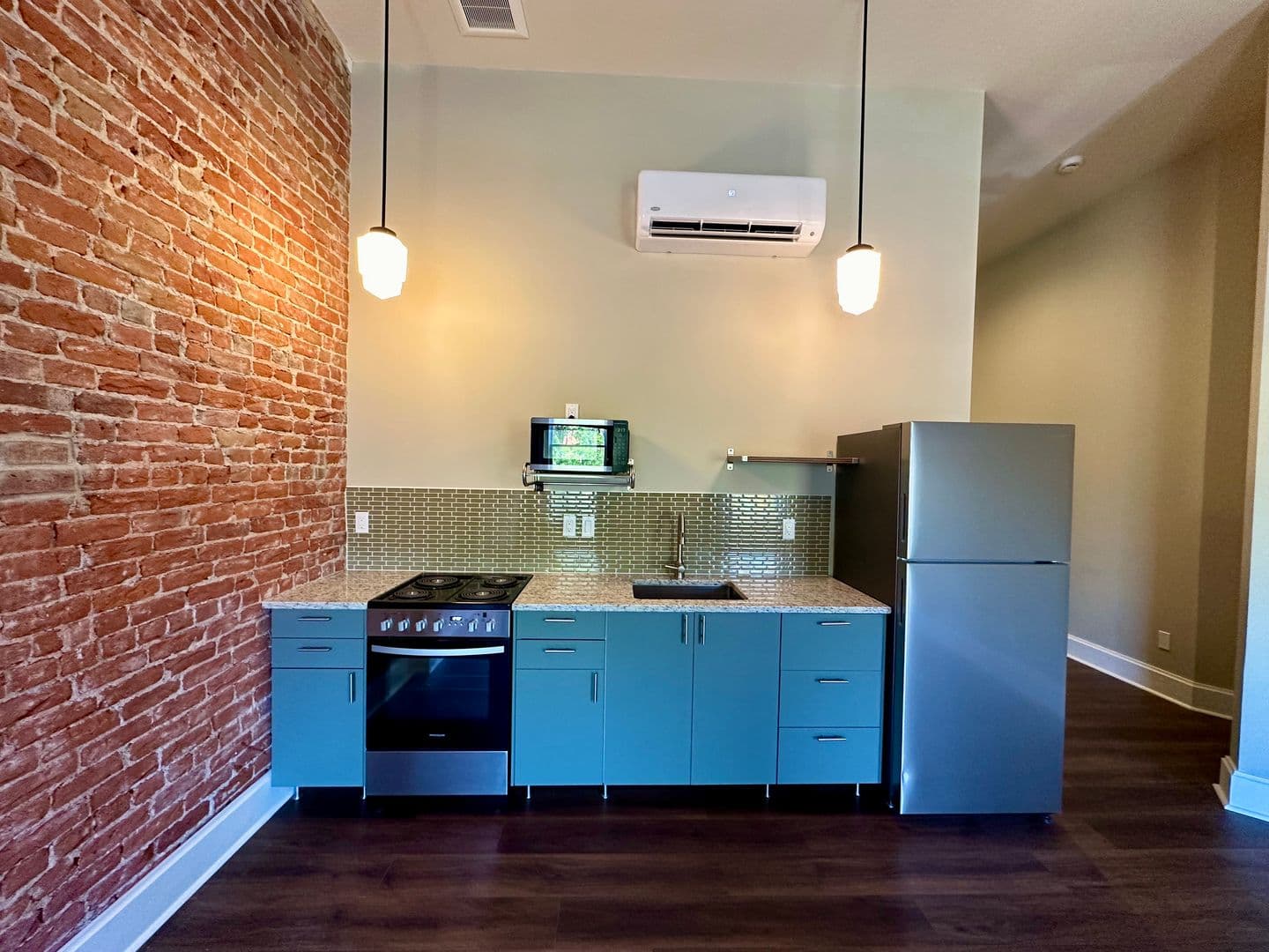 Ellensburg Apartment: 116 East 4th Avenue