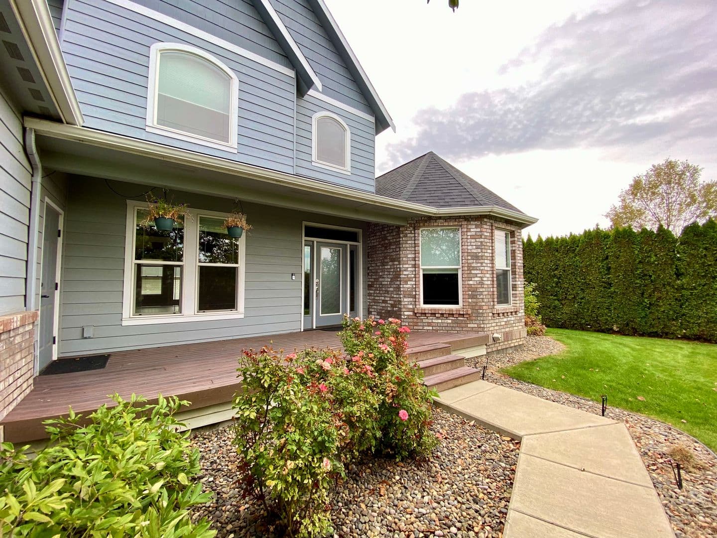 Yakima House: 7904 Easy Street