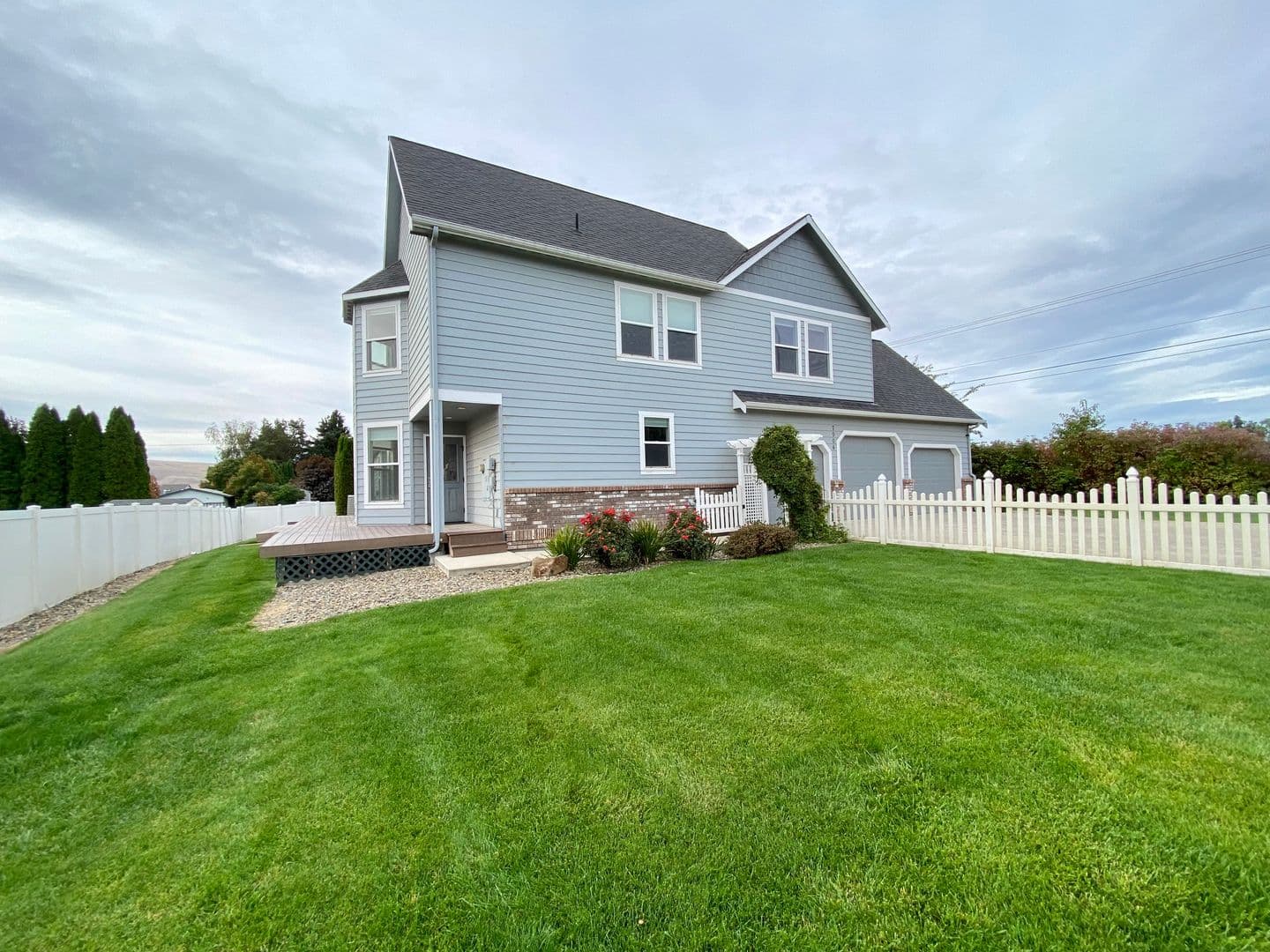 Yakima House: 7904 Easy Street