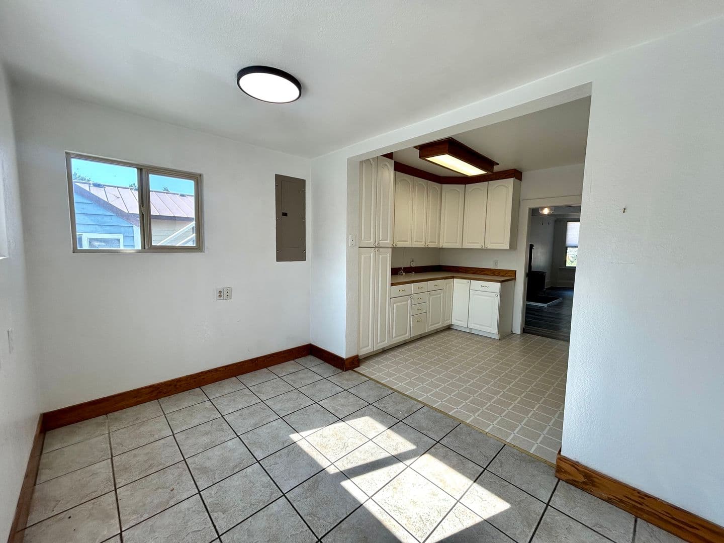 Ellensburg House: 304 S Anderson