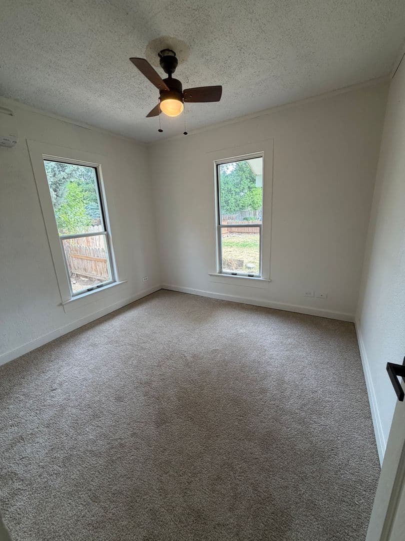 Ellensburg House: 403 N Pacific St