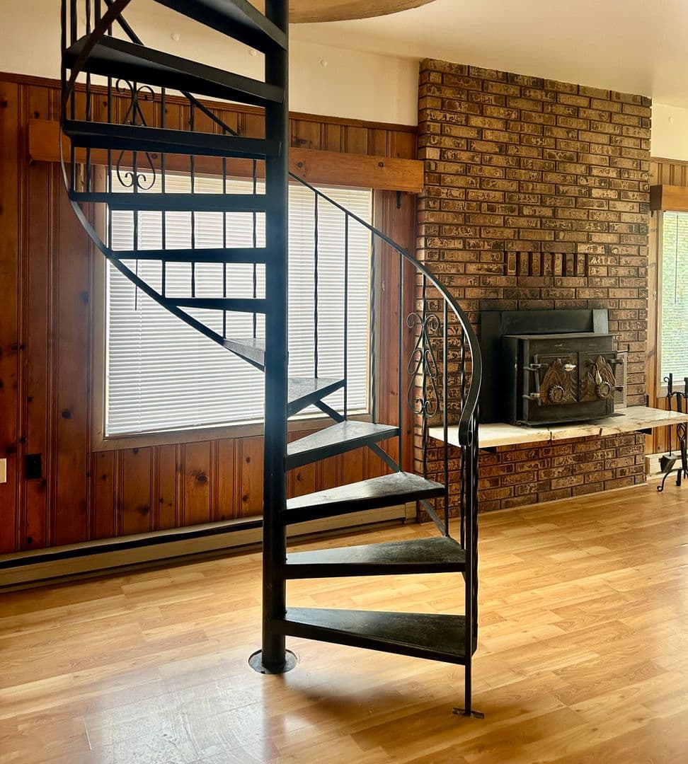 Ellensburg Apartment: 306 W 9th Avenue