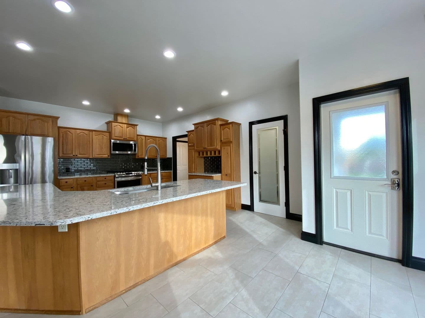 Yakima House: 7904 Easy Street