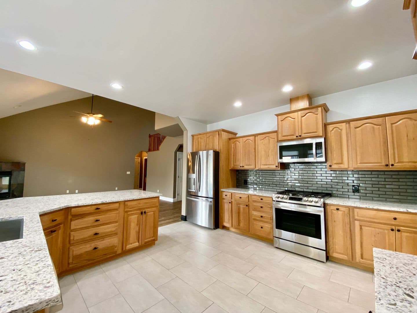 Yakima House: 7904 Easy Street