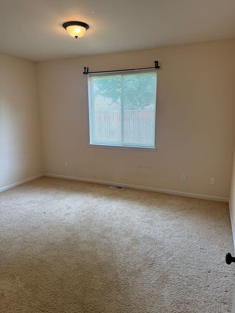Ellensburg House: 1707 East Ashford Way