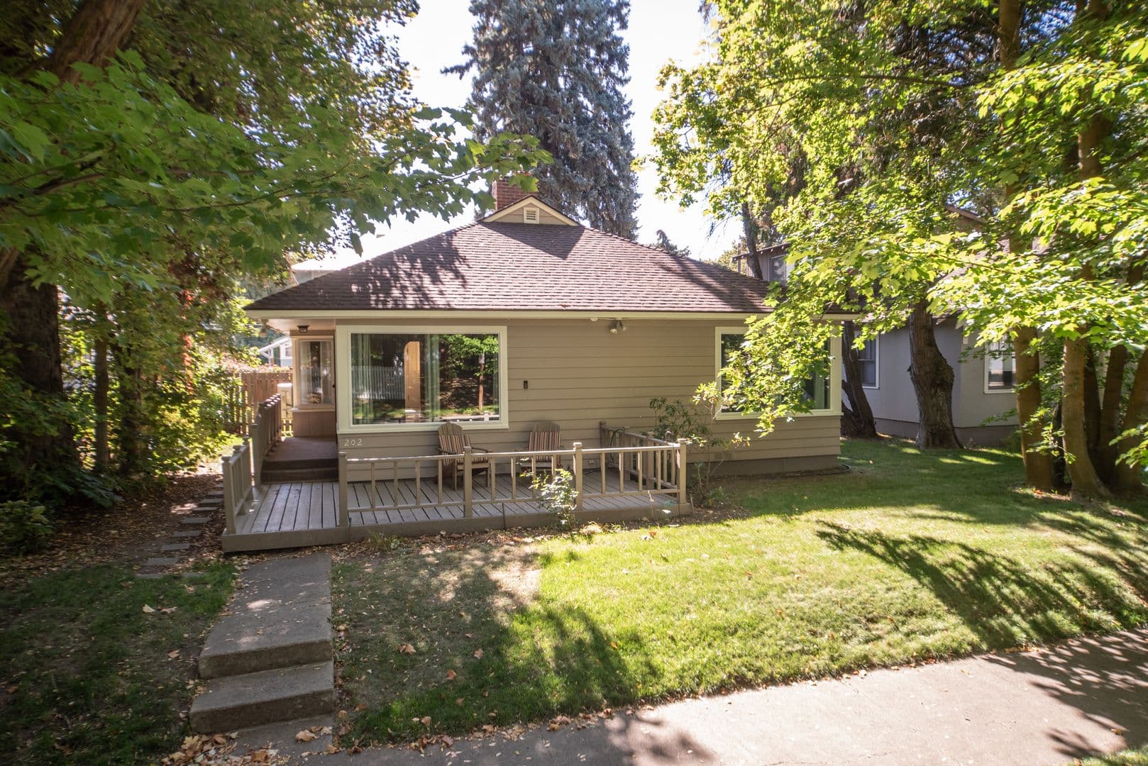 Ellensburg House: 202 East 10th Avenue