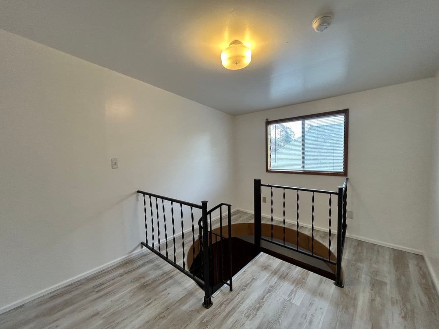 Ellensburg Apartment: 306 W 9th Avenue
