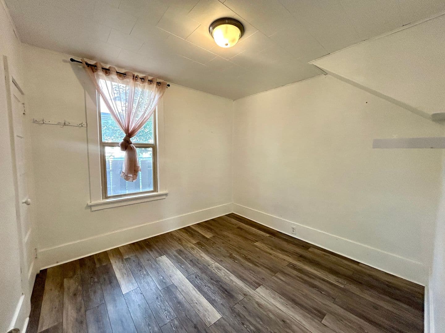 Ellensburg House: 304 S Anderson