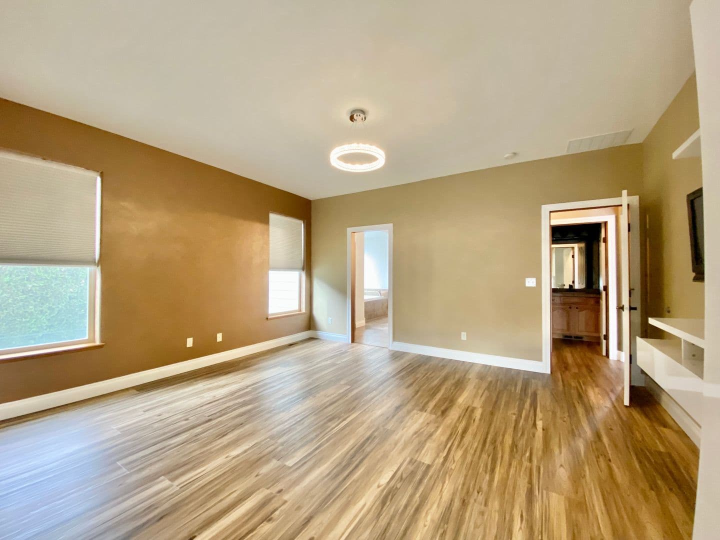 Yakima House: 7904 Easy Street