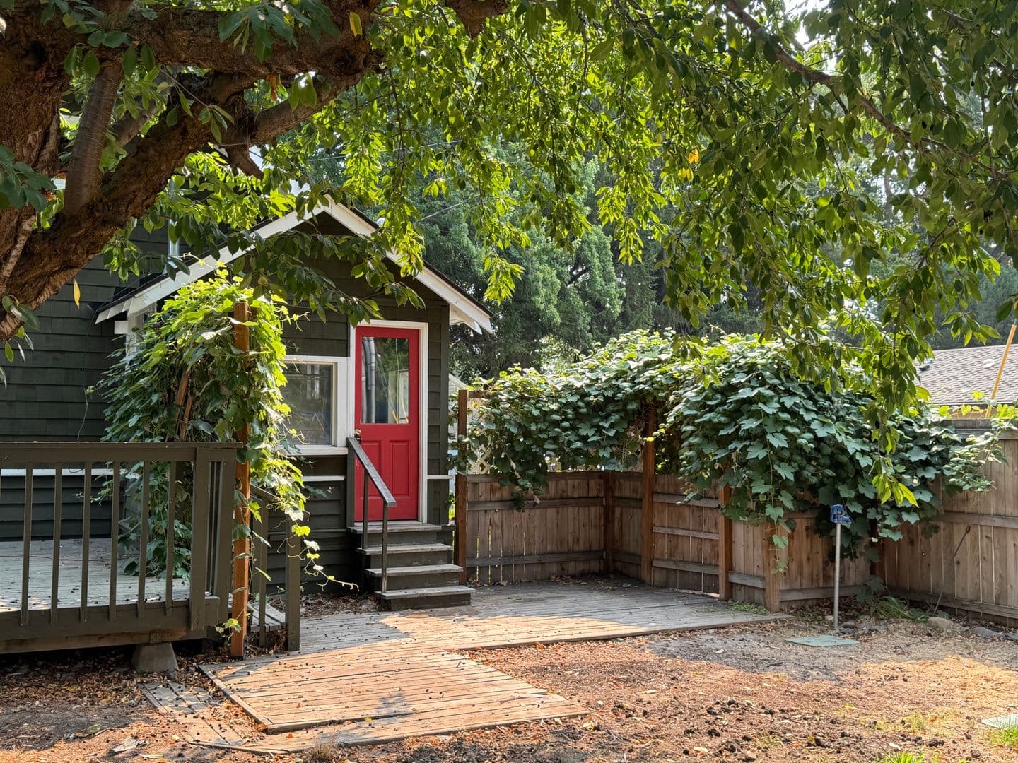 Ellensburg House: 1005 N Wildcat Way