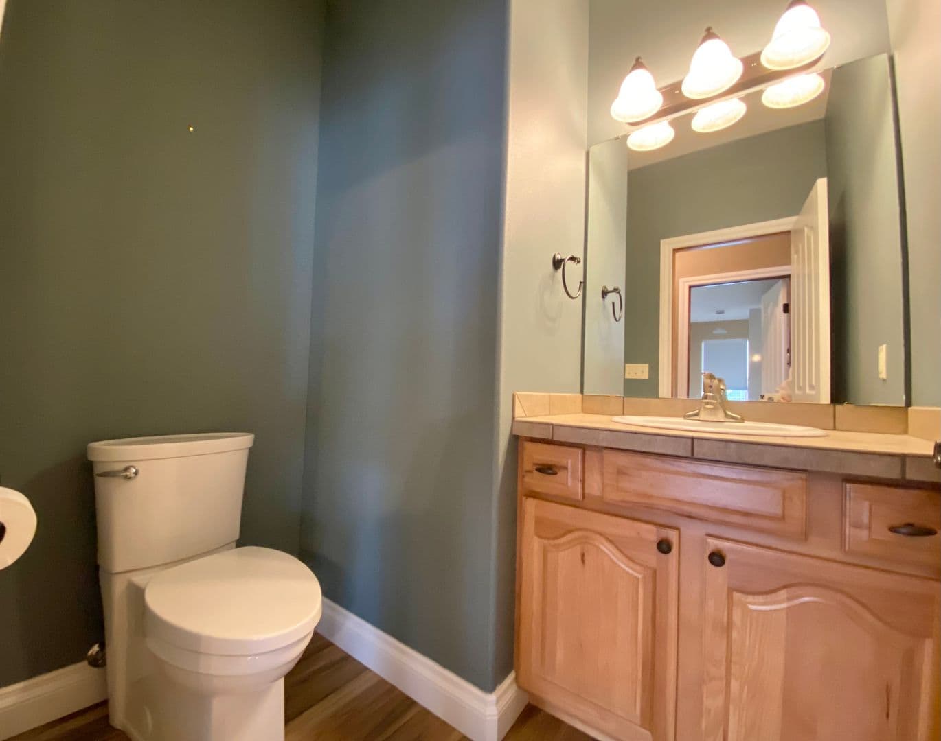 Yakima House: 7904 Easy Street