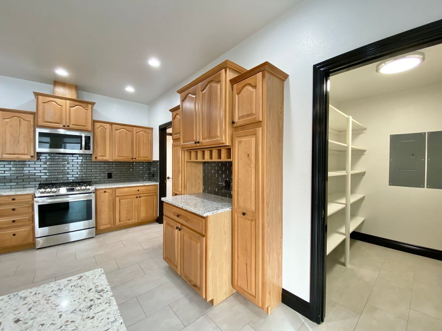 Yakima House: 7904 Easy Street