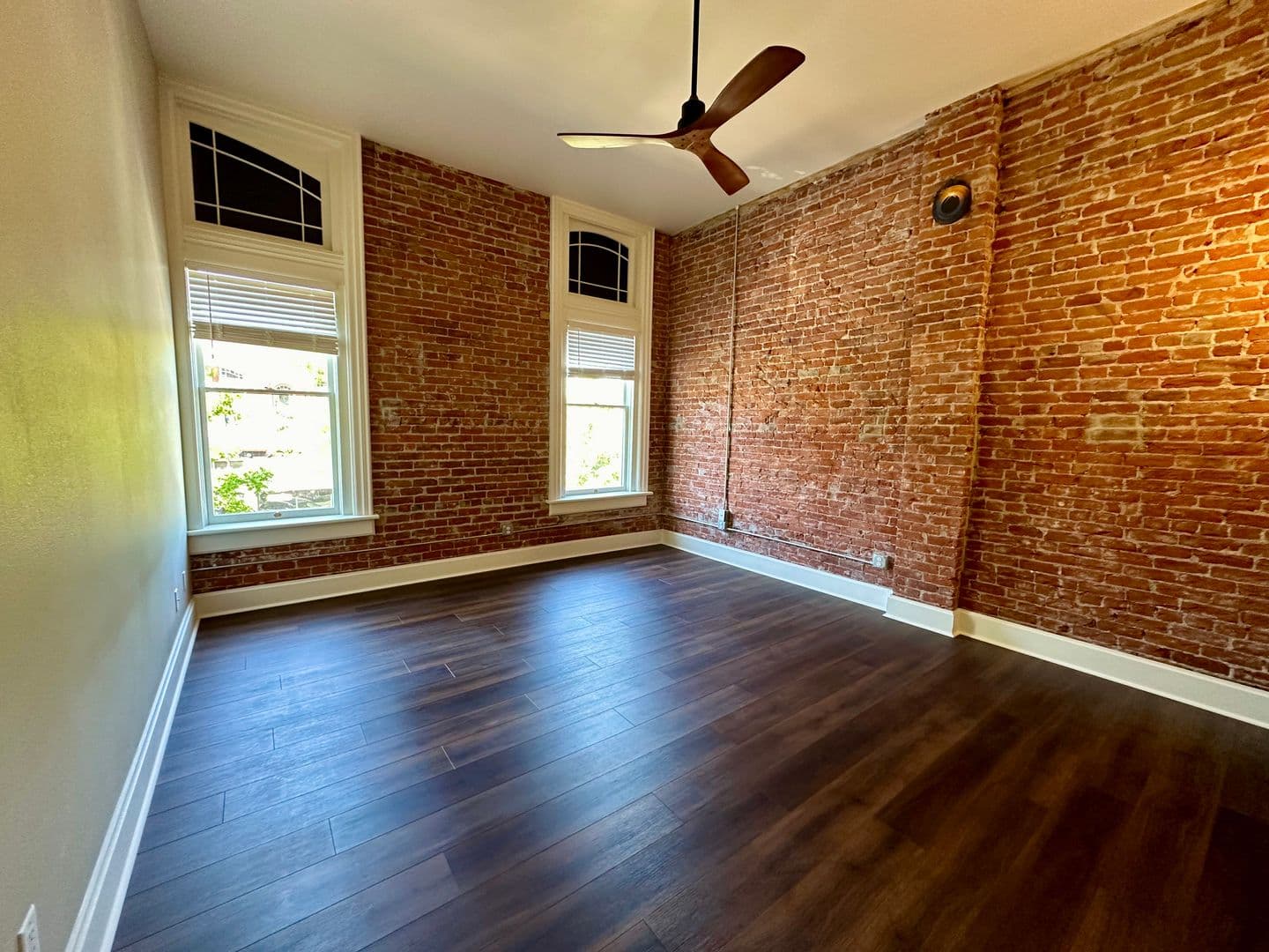 Ellensburg Apartment: 116 East 4th Avenue