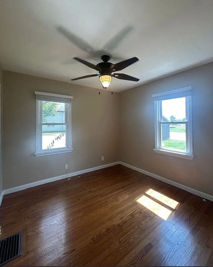 West Lafayette House: 2324 Northwestern Ave
