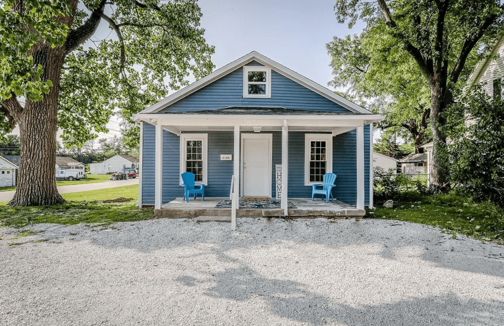 Lafayette House: 2104 Hall St