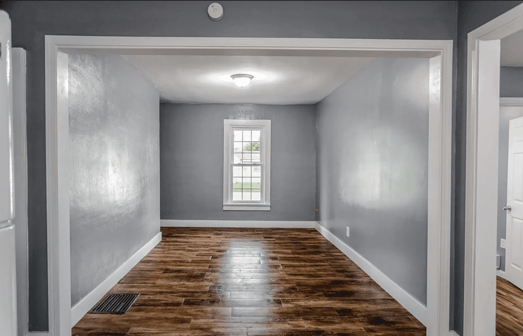 Lafayette House: 2104 Hall St