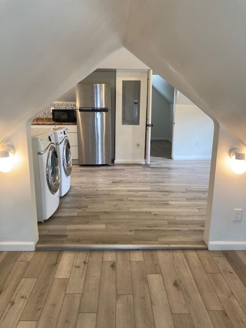 Lafayette Apartment: 306 S 27th St