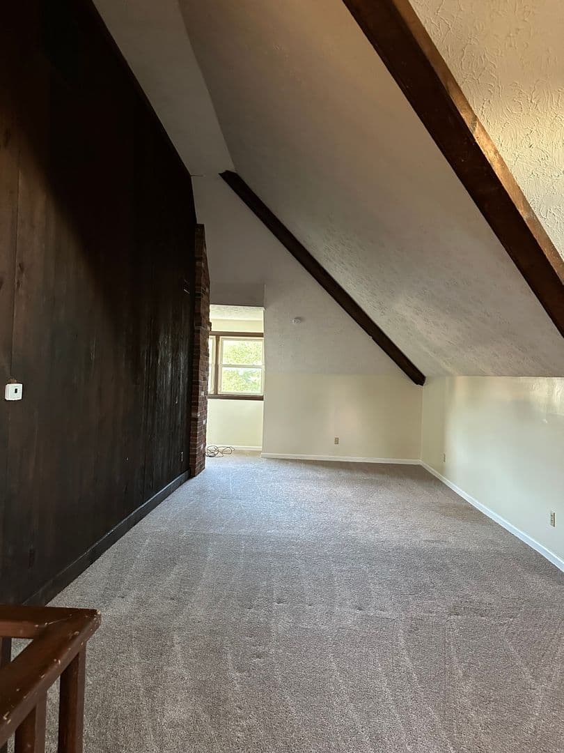 Lafayette Apartment: 1116 North Street