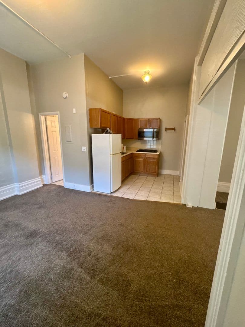 Lafayette Apartment: 214 Perrin Ave