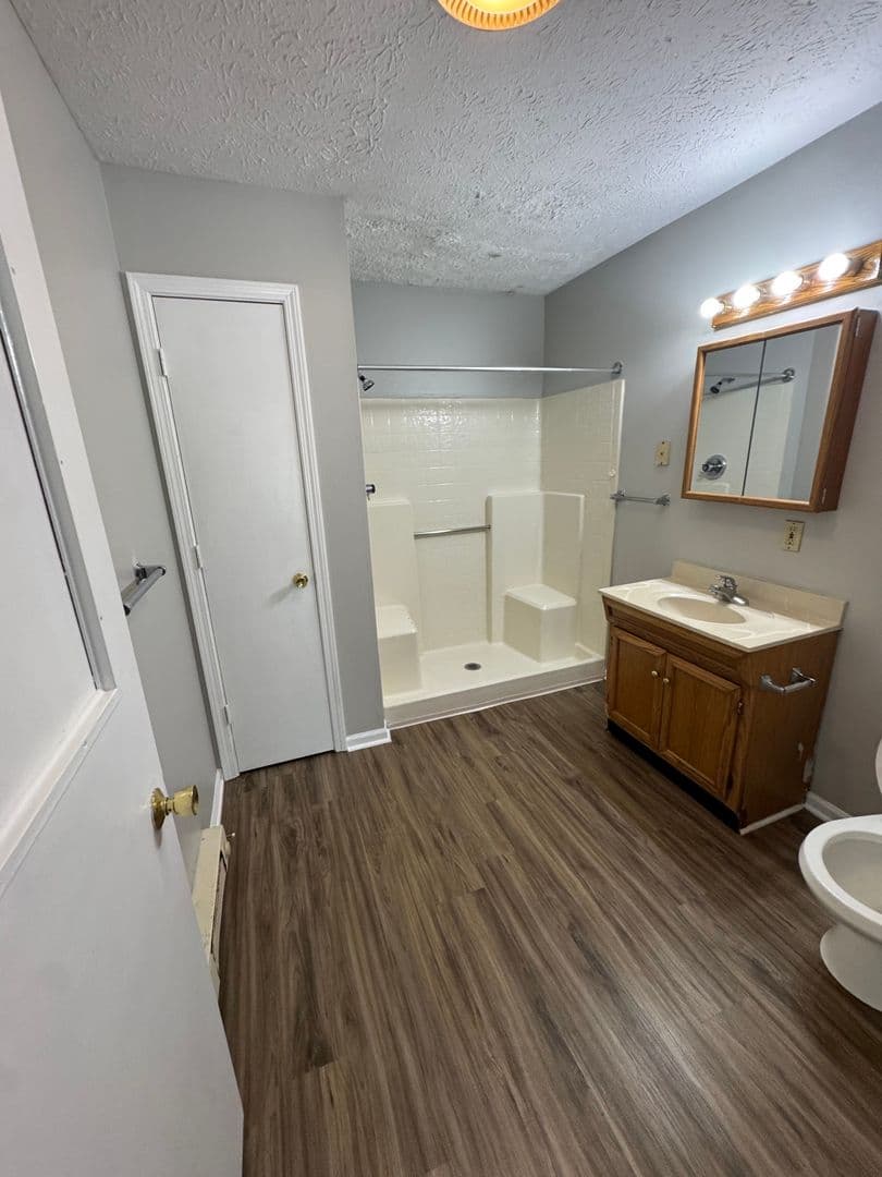 Lafayette Apartment: 318 S. 5th Street