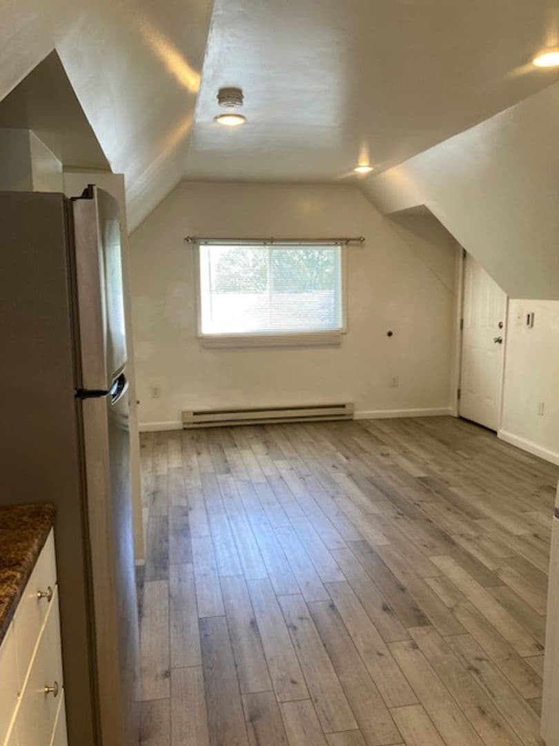 Lafayette Apartment: 306 S 27th St