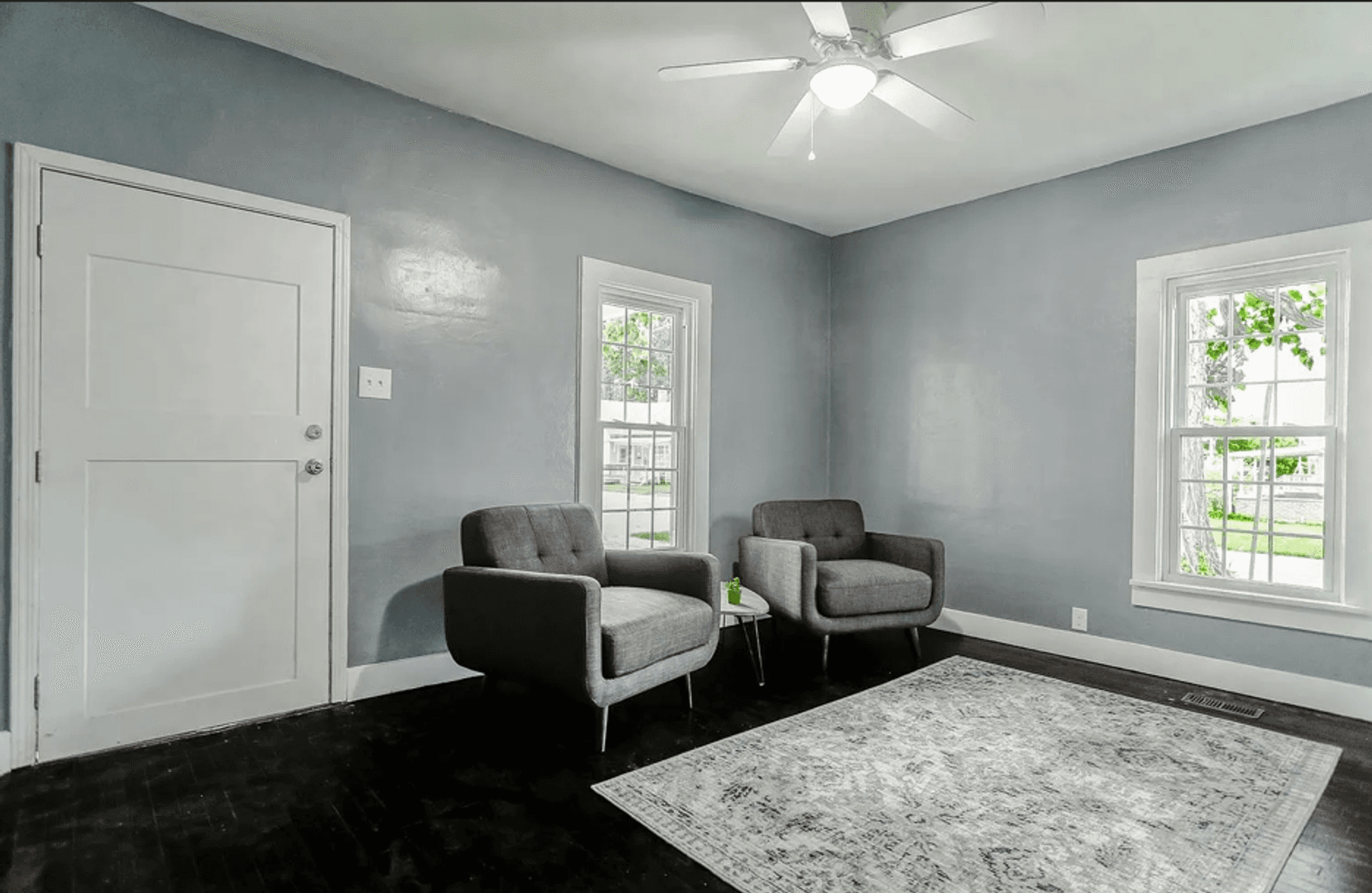 Lafayette House: 2104 Hall St