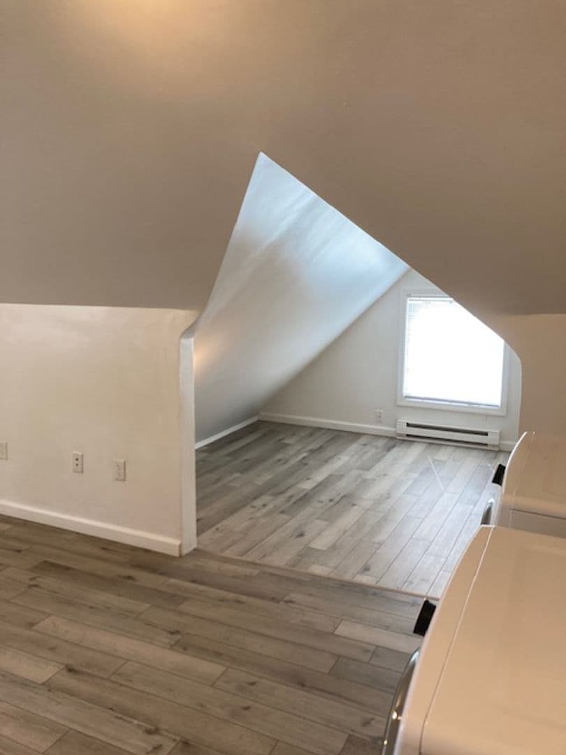 Lafayette Apartment: 306 S 27th St