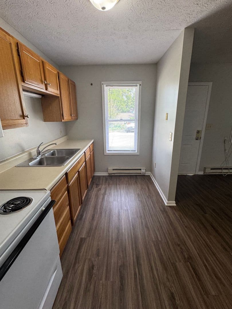 Lafayette Apartment: 318 S. 5th Street