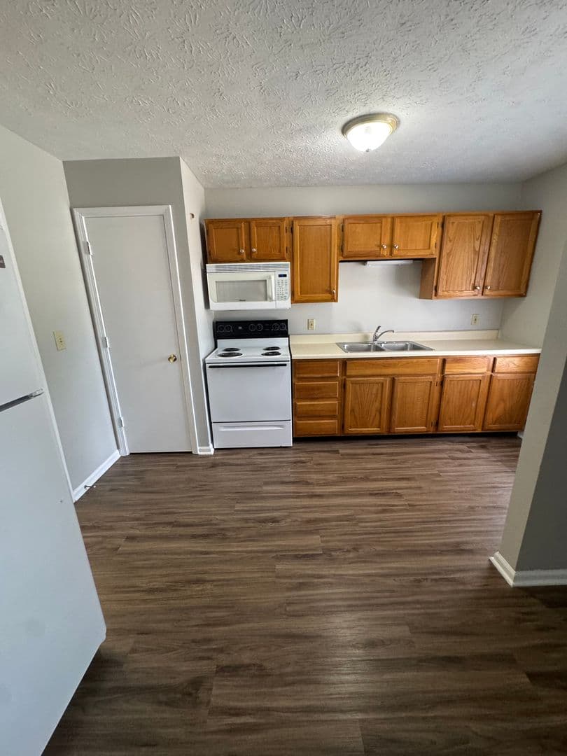 Lafayette Apartment: 318 S. 5th Street
