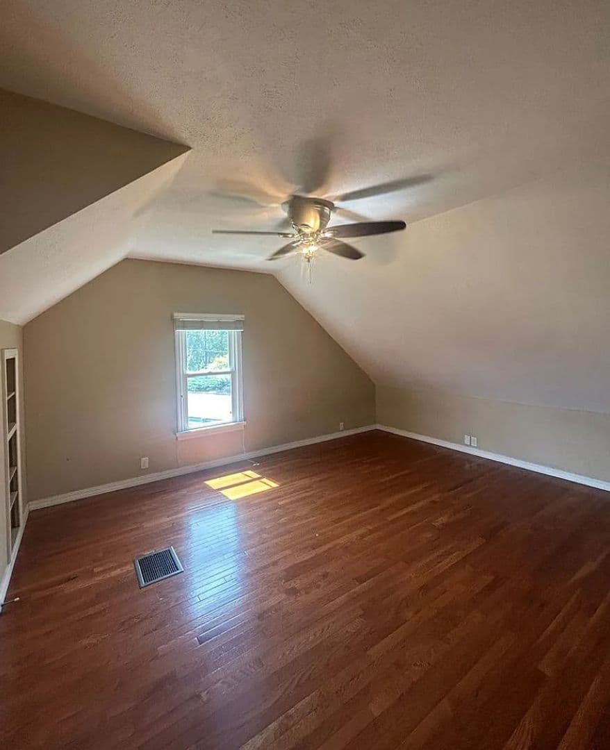 West Lafayette House: 2324 Northwestern Ave