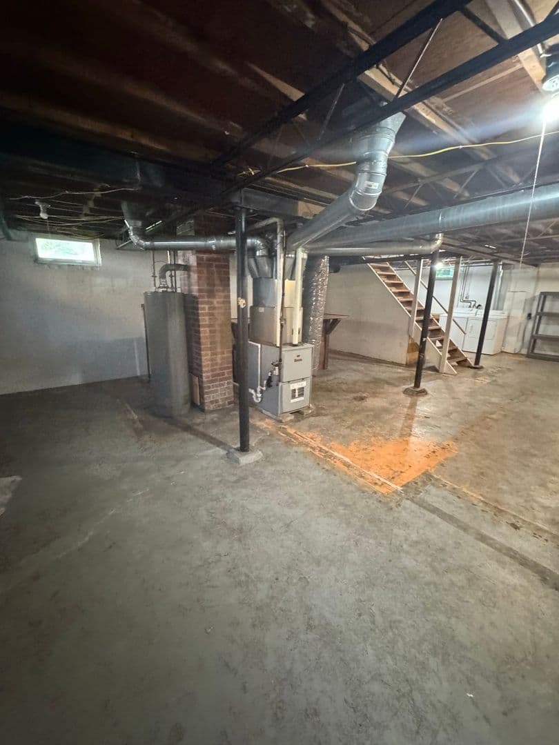 West Lafayette House: 158 E Stadium