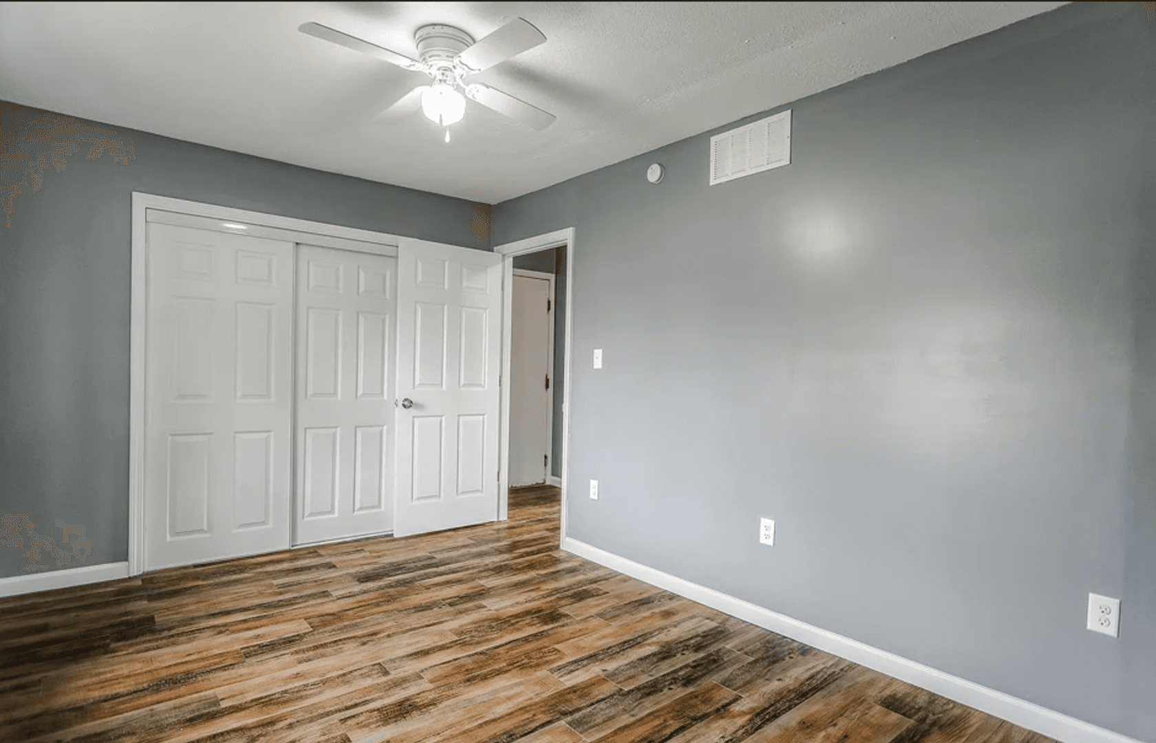 Lafayette House: 2104 Hall St