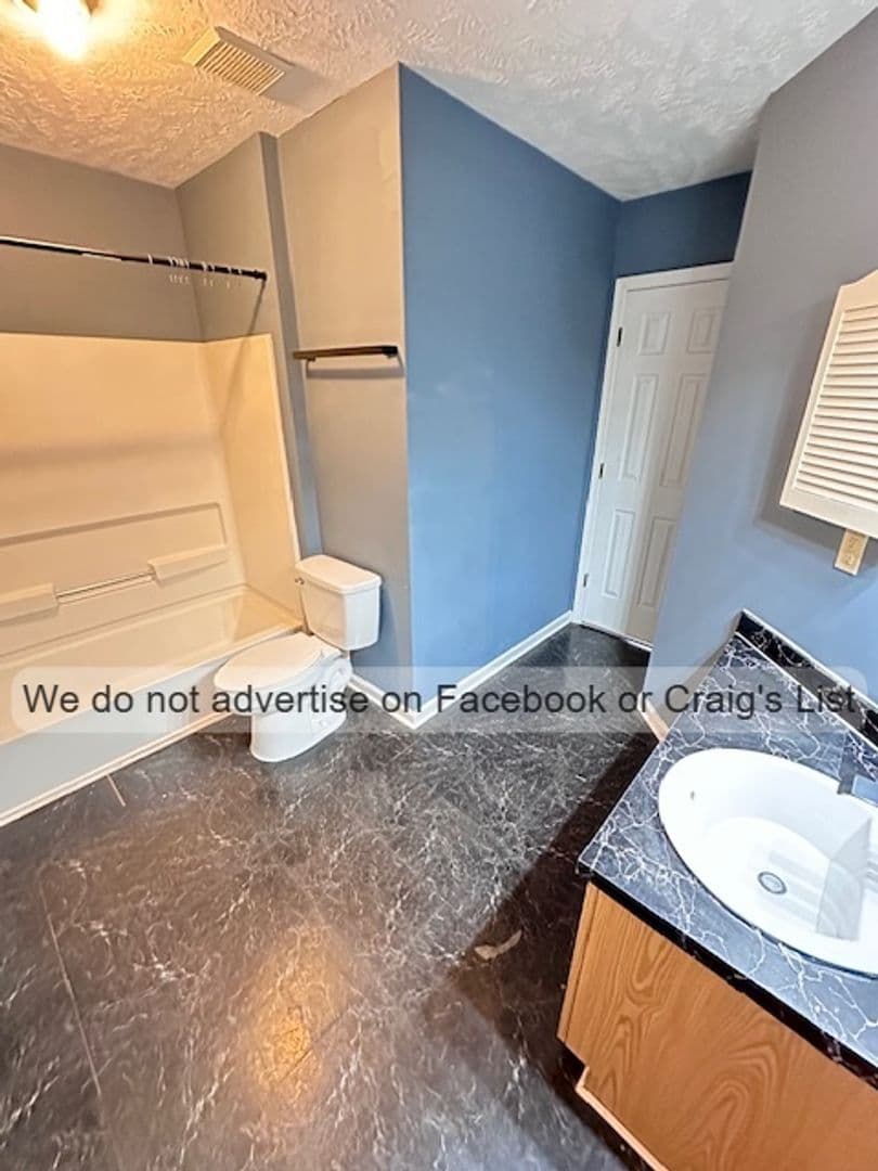 Fayetteville House: 946-10 Stewart's Creek Drive