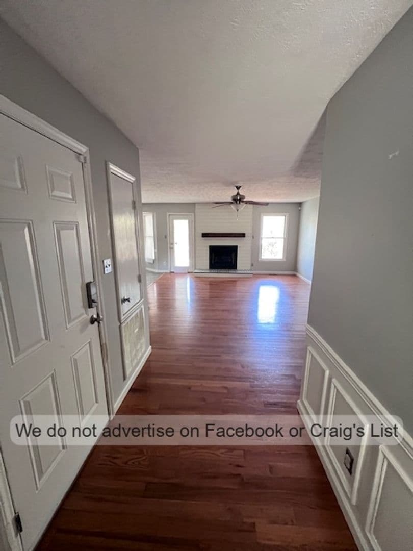 Fayetteville House: 1728 Lyon Road