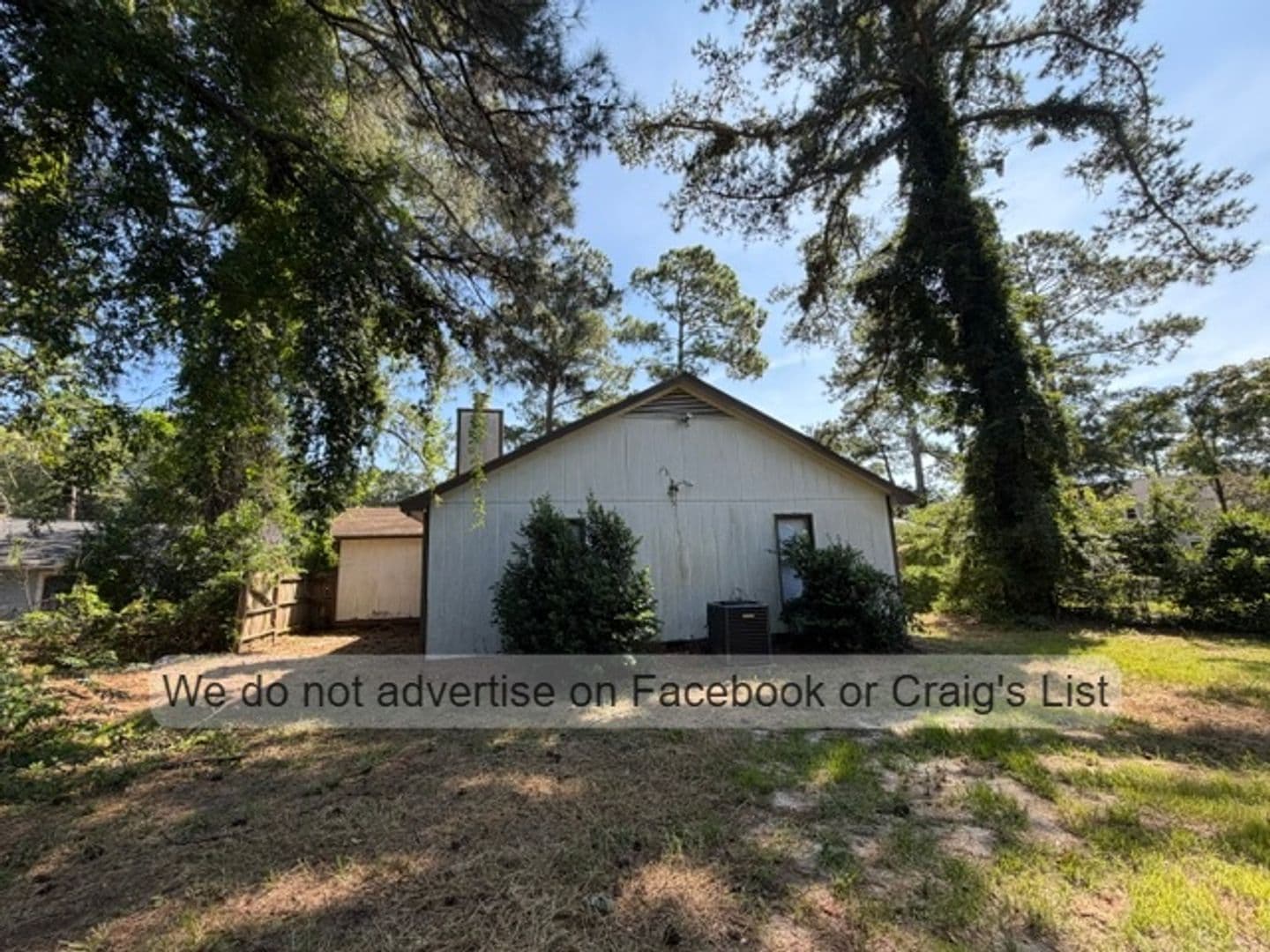 Fayetteville House: 1106 Thornwood Place