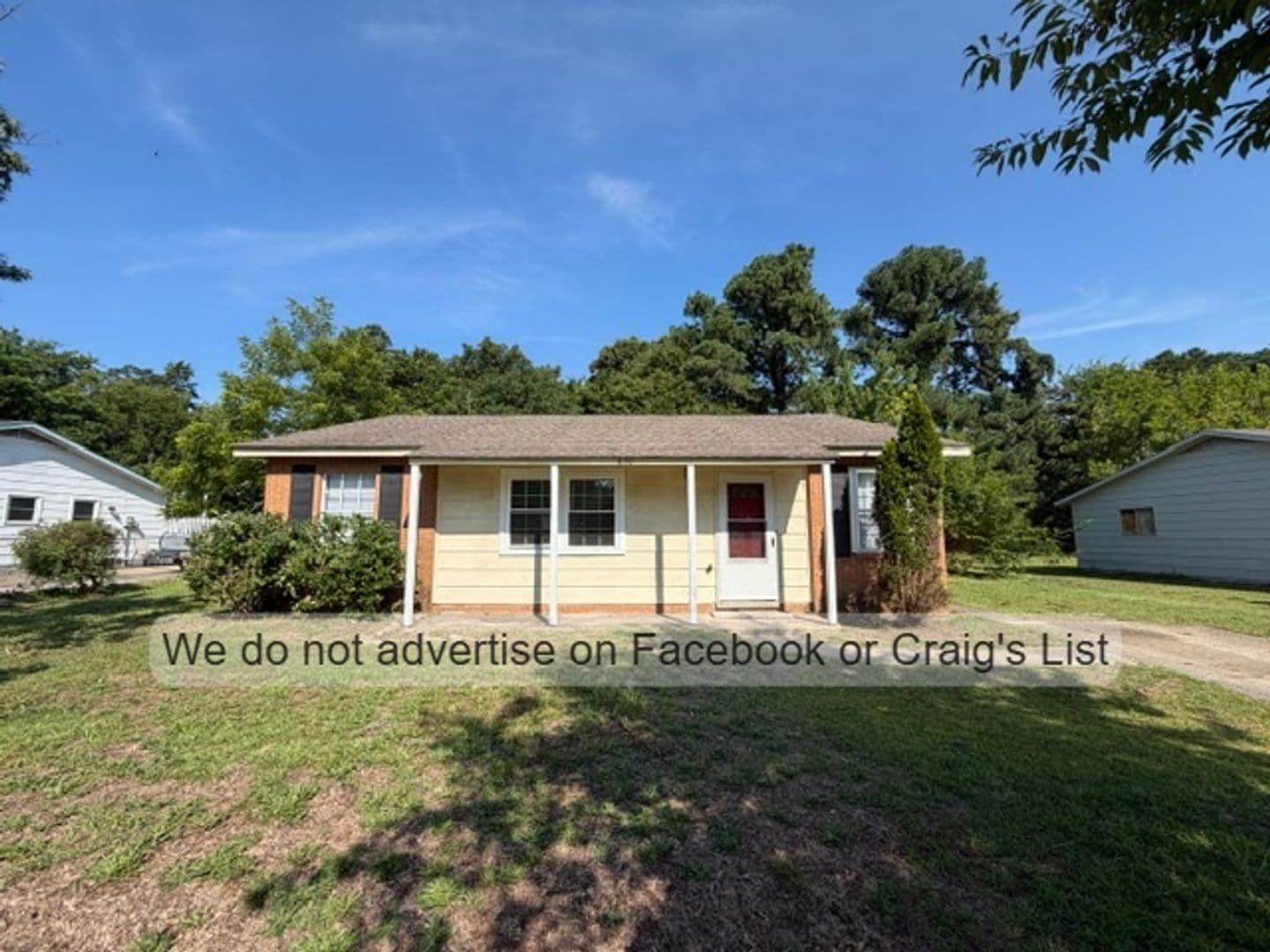 Fayetteville House: 650 Walker Street