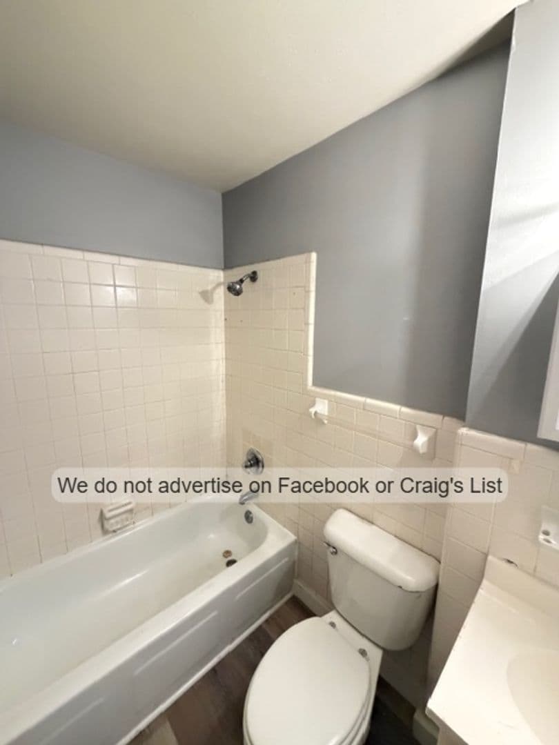 Fayetteville Apartment: 1021 W. Rowan Street