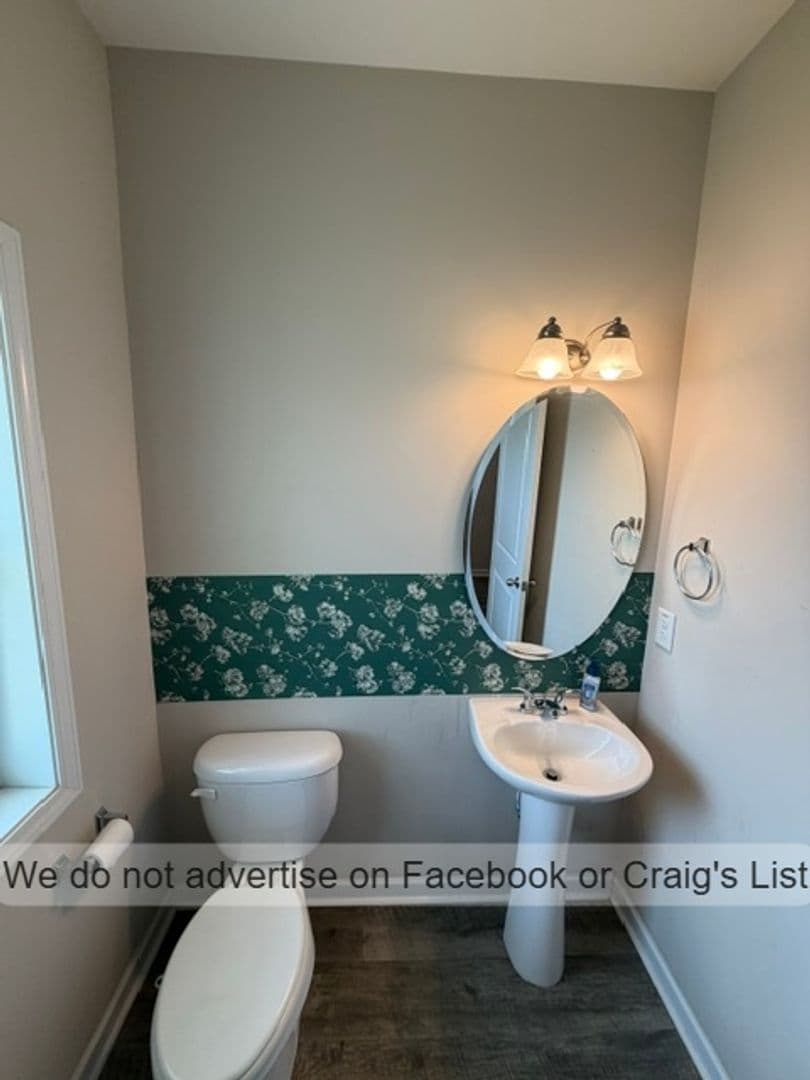 Fayetteville House: 2350 Spinning Wheel Road
