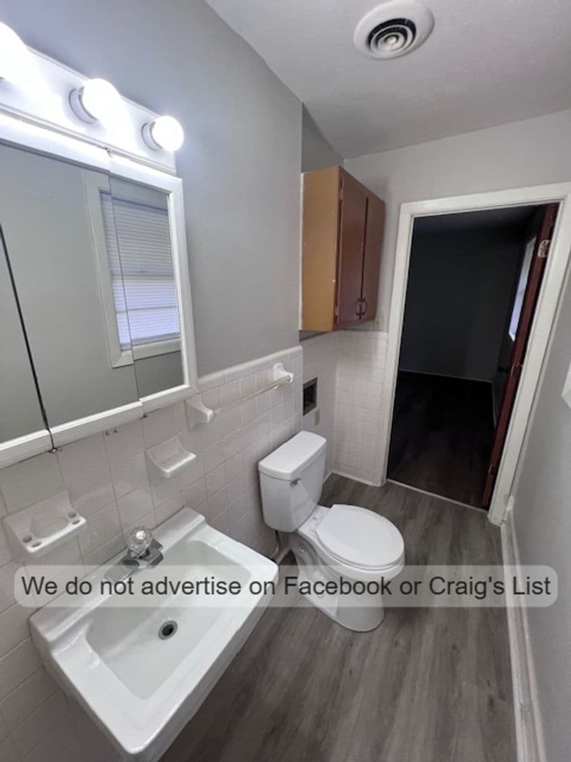 Fayetteville Apartment: 1021 W. Rowan Street