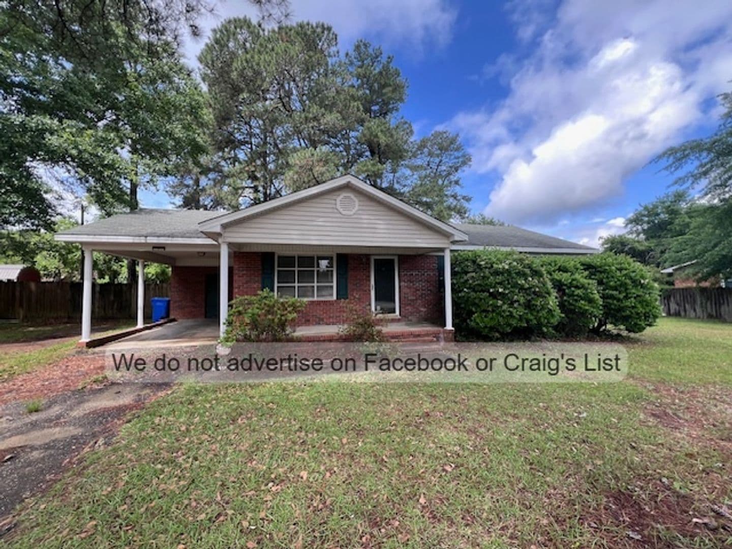 Fayetteville House: 219 N Ingleside Drive